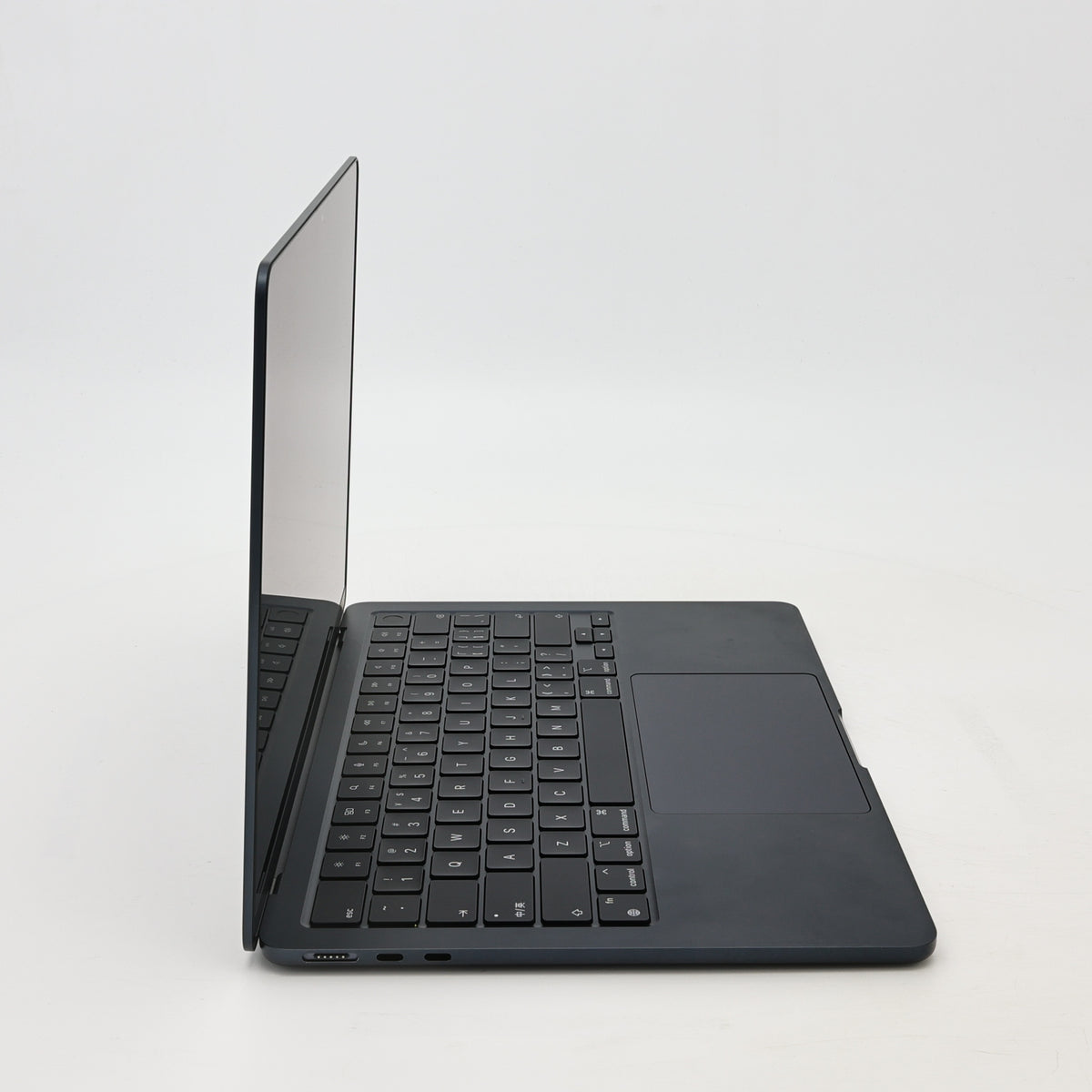 95新 Apple MacBook Air 22年 13寸 M2（8+8核） 8G RAM 512G SSD 午夜色