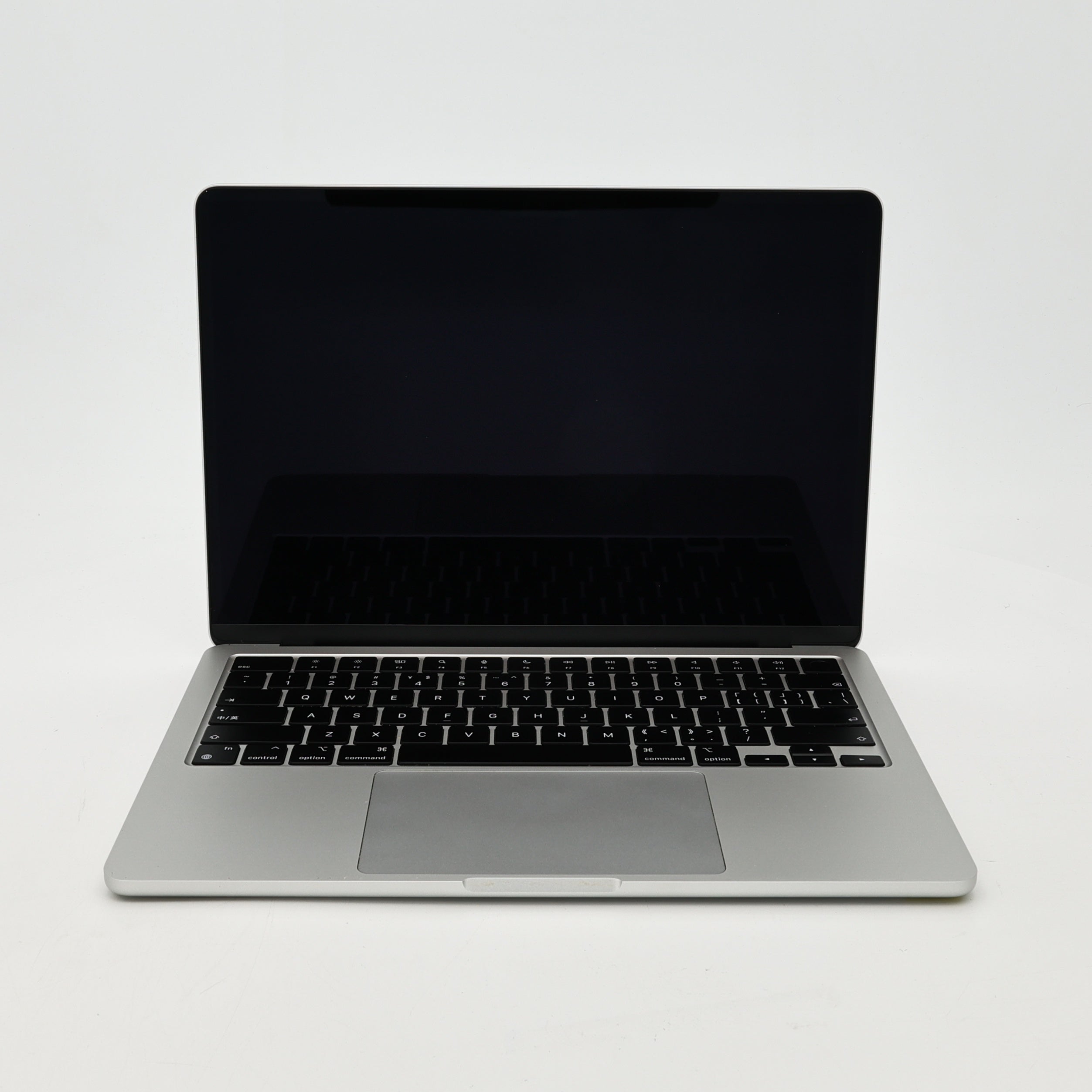 95新 Apple MacBook Air 22年 13寸 M2（8+8核） 16G RAM 256G SSD 銀色