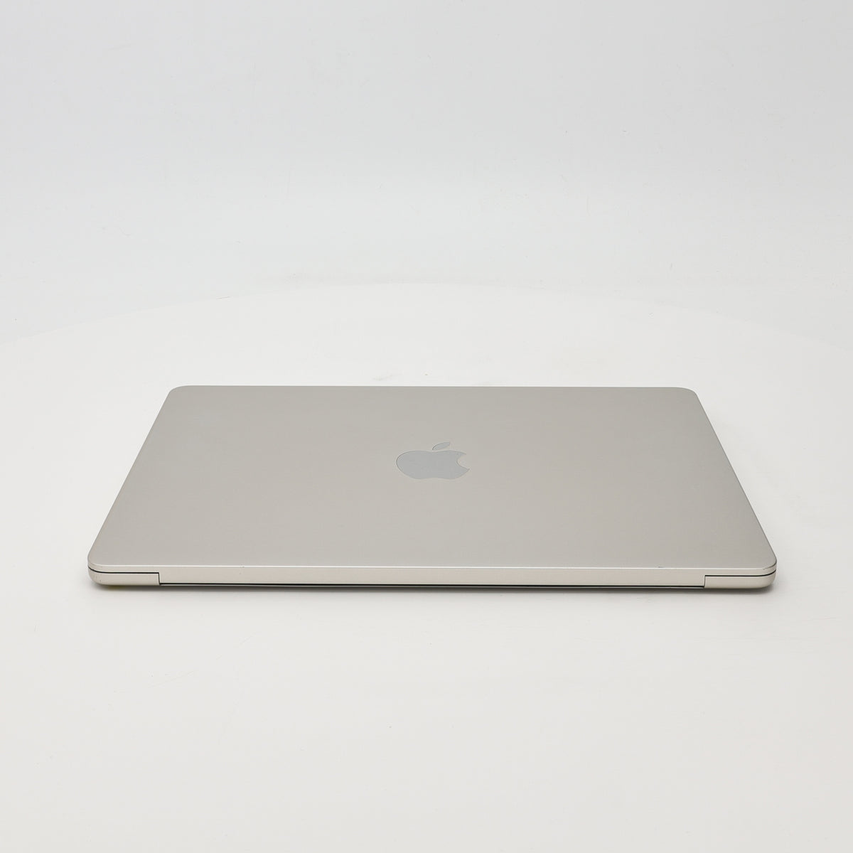95新 Apple MacBook Air 22年 13寸 M2（8+8核） 8G RAM 256G SSD 星光色