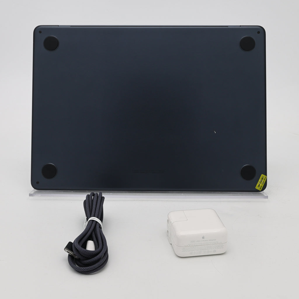 95新 Apple MacBook Air 22年 13寸 M2（8+8核） 8G RAM 256G SSD 午夜色