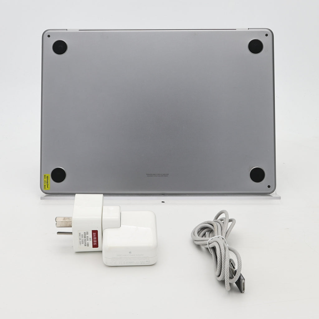 95新 Apple MacBook Air 22年 13寸 M2（8+8核） 8G RAM 256G SSD 深空灰色
