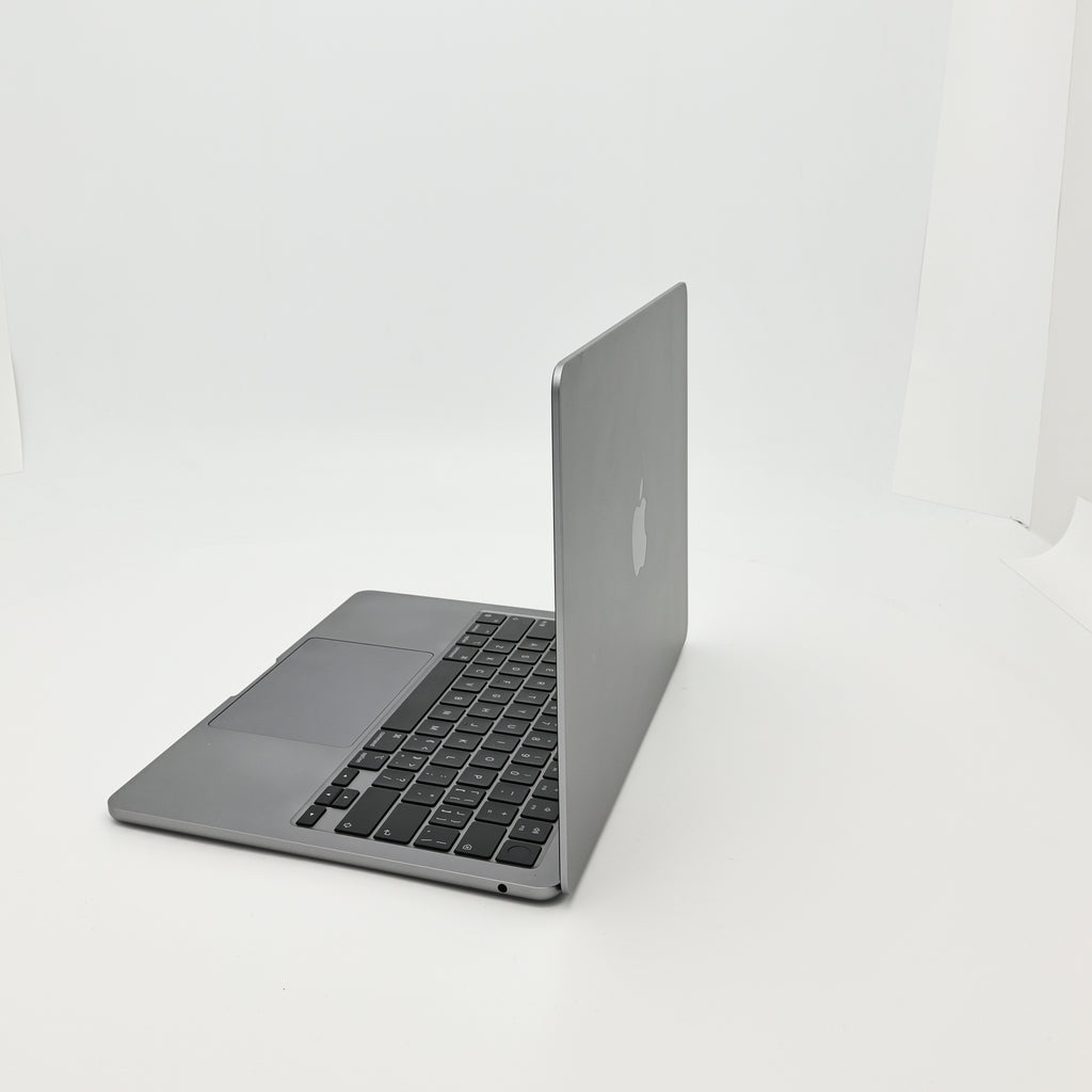 95新 Apple MacBook Air 22年 13寸 M2（8+10核） 8G RAM 512G SSD 深空灰色
