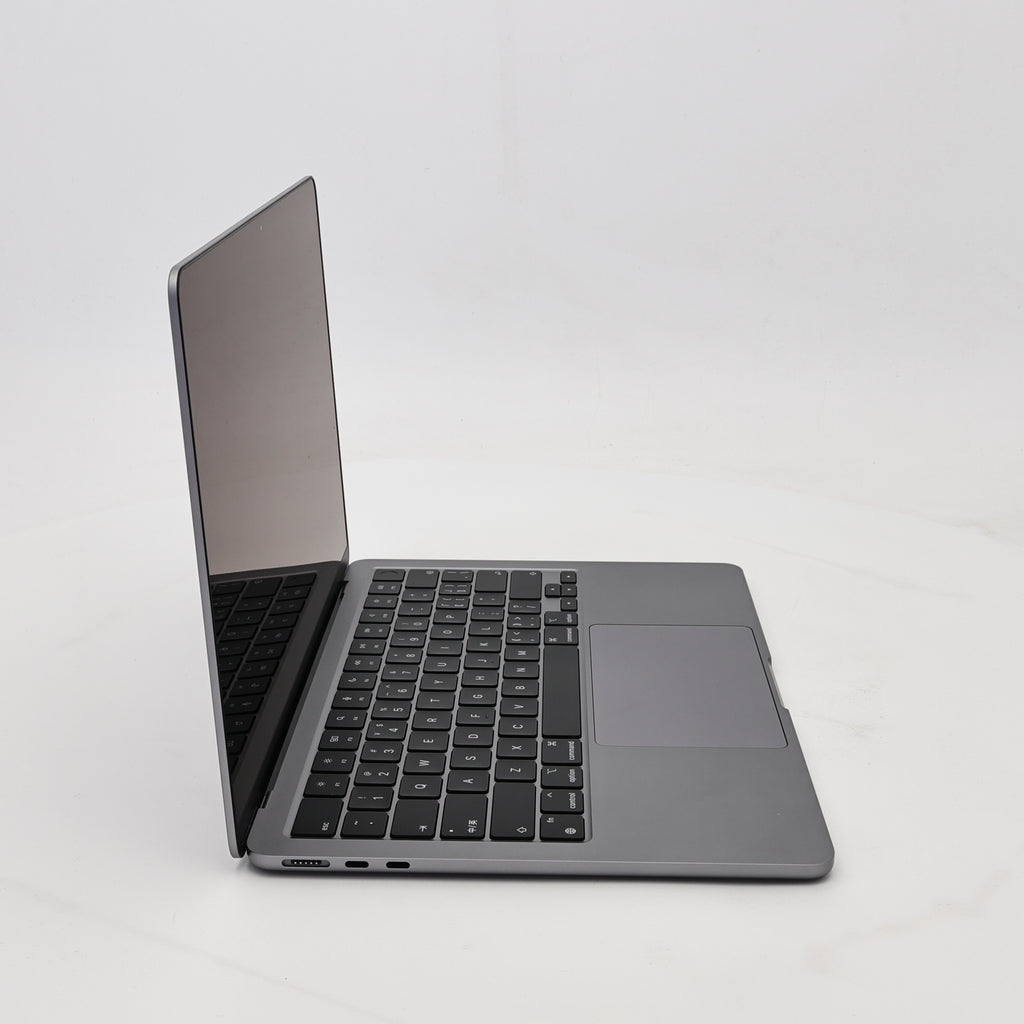 95新 Apple MacBook Air 22年 13寸 M2（8+8核） 8G RAM 256G SSD 深空灰色