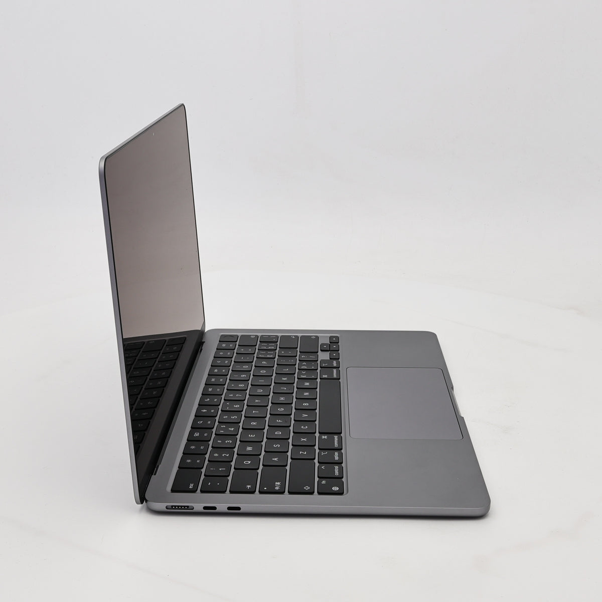 95新 Apple MacBook Air 22年 13寸 M2（8+8核） 8G RAM 256G SSD 深空灰色