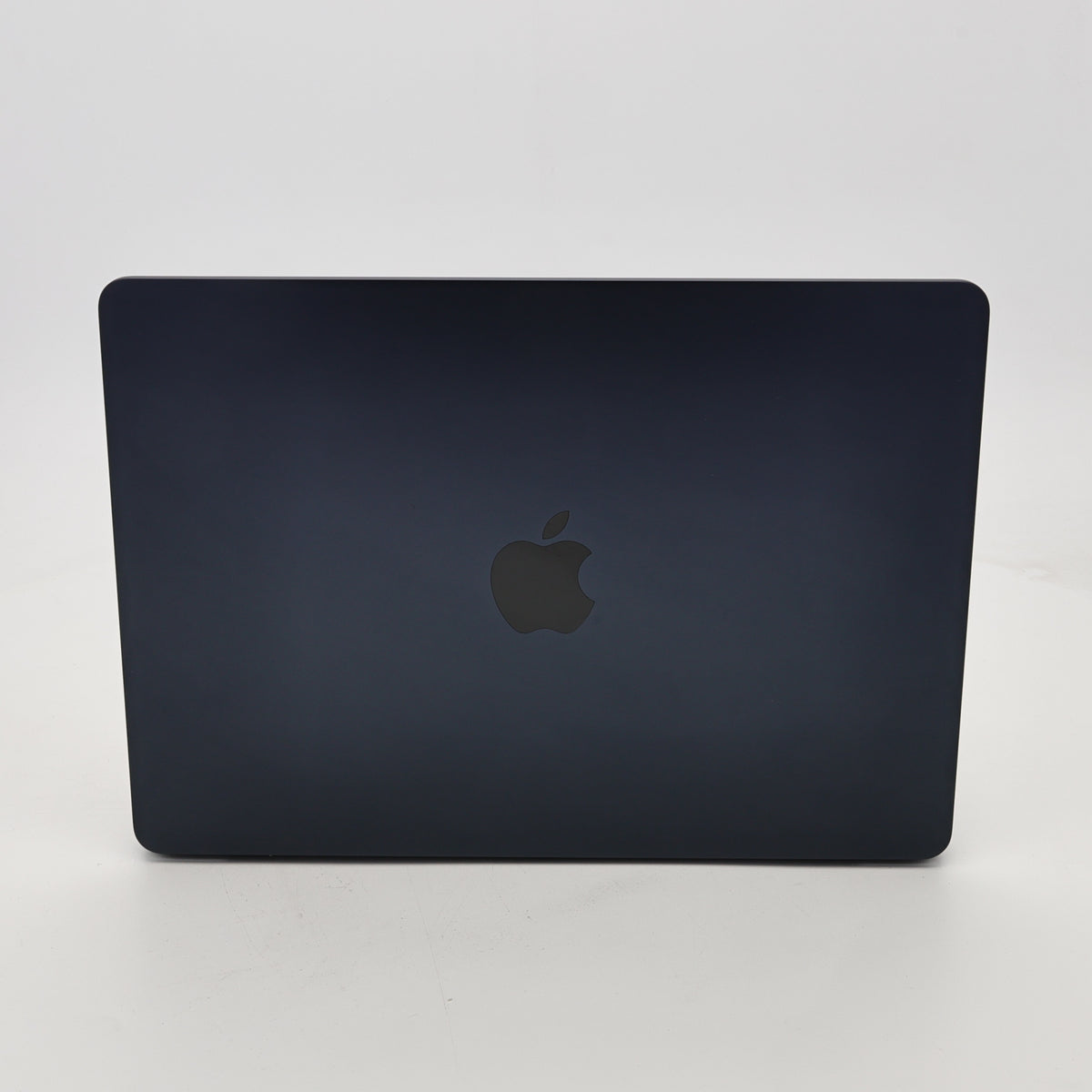 99新 Apple MacBook Air 22年 13寸 M2（8+8核） 8G RAM 256G SSD 午夜色