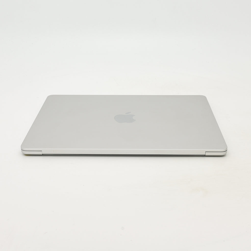 95新 Apple MacBook Air 22年 13寸 M2（8+8核） 8G RAM 256G SSD 銀色