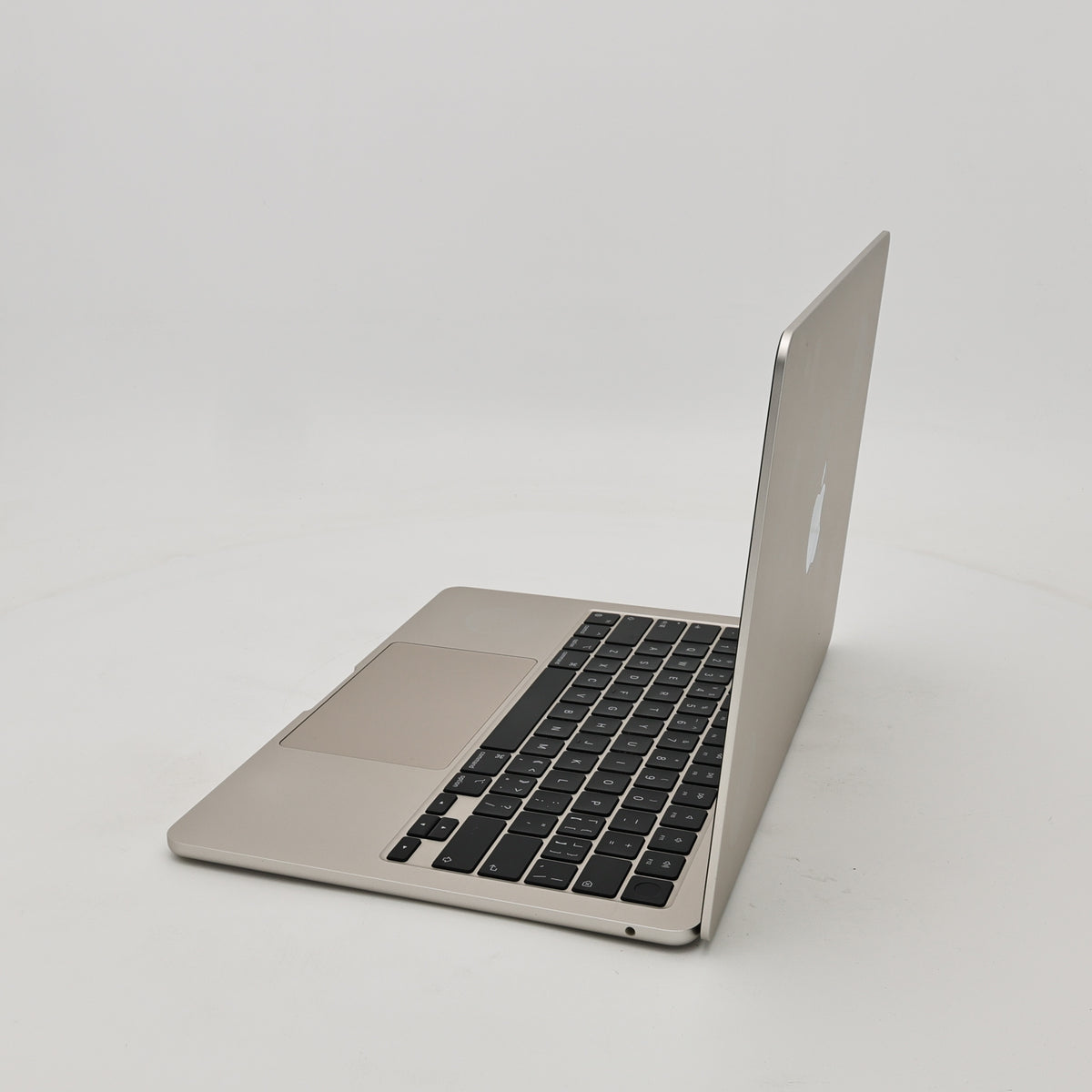95新 Apple MacBook Air 22年 13寸 M2（8+8核） 8G RAM 512G SSD 星光色