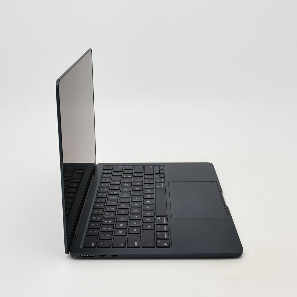 95新 Apple MacBook Air 22年 13寸 M2（8+8核） 8G RAM 256G SSD 午夜色