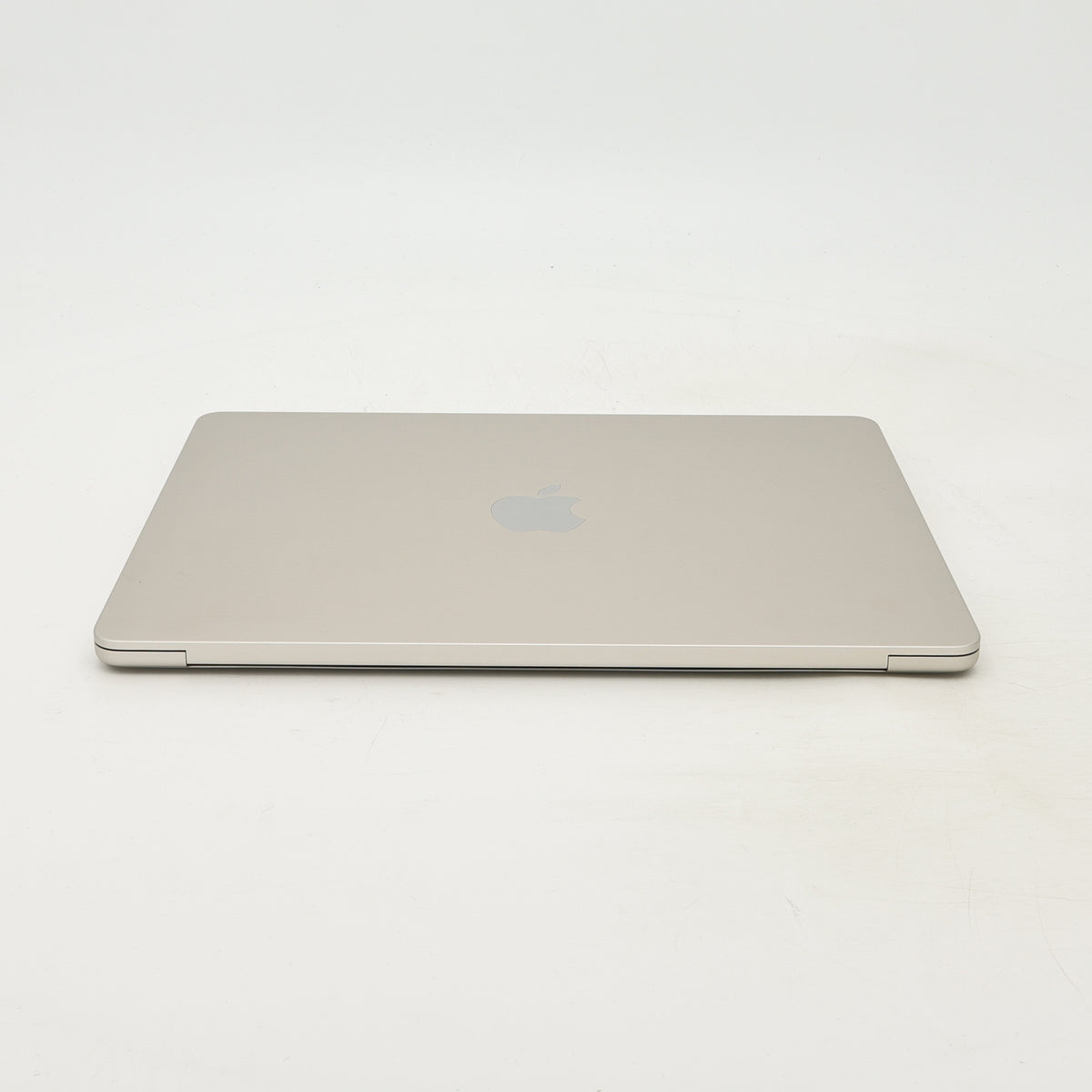 95新 Apple MacBook Air 22年 13寸 M2（8+8核） 8G RAM 256G SSD 星光色