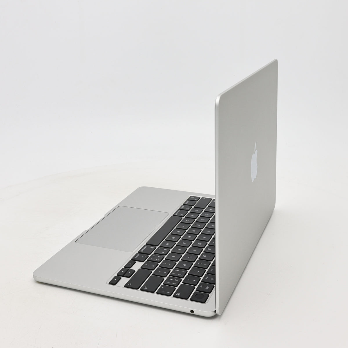 95新 Apple MacBook Air 22年 13寸 M2（8+8核） 8G RAM 512G SSD 銀色