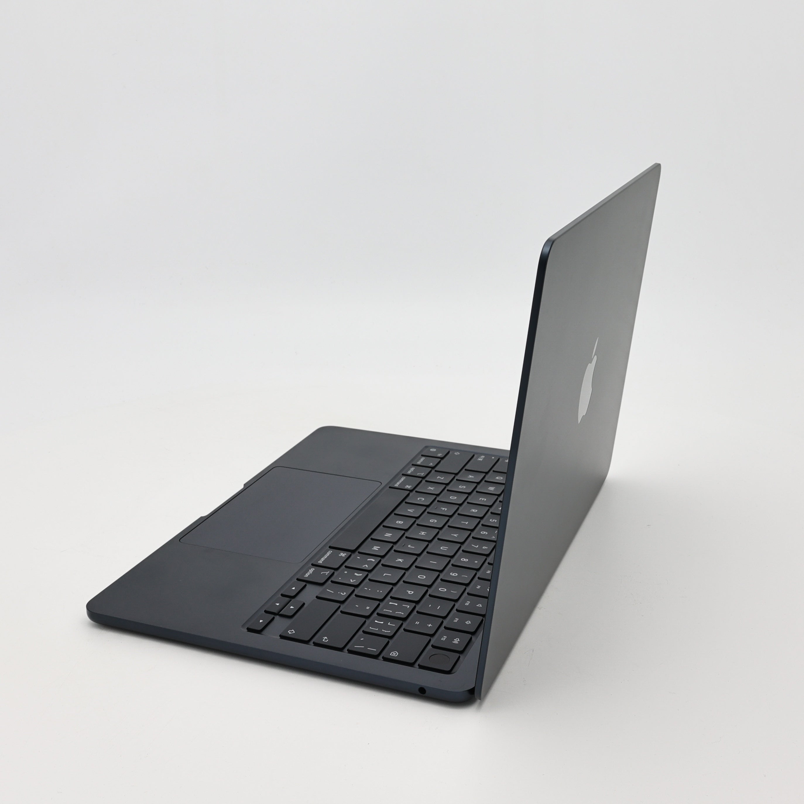 95新 Apple MacBook Air 22年 13寸 M2（8+10核） 16G RAM 256G SSD 午夜色