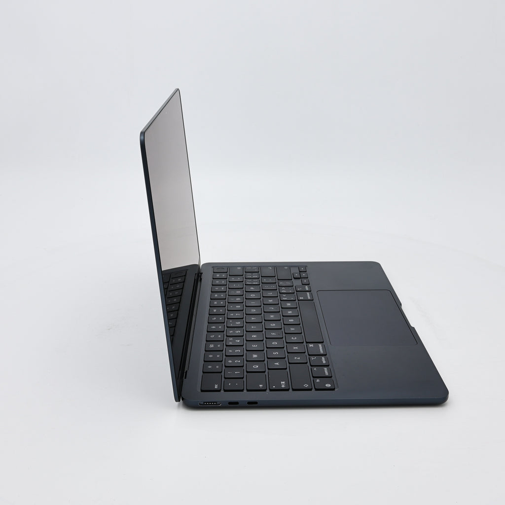 95新 Apple MacBook Air 22年 13寸 M2（8+8核） 8G RAM 256G SSD 午夜色