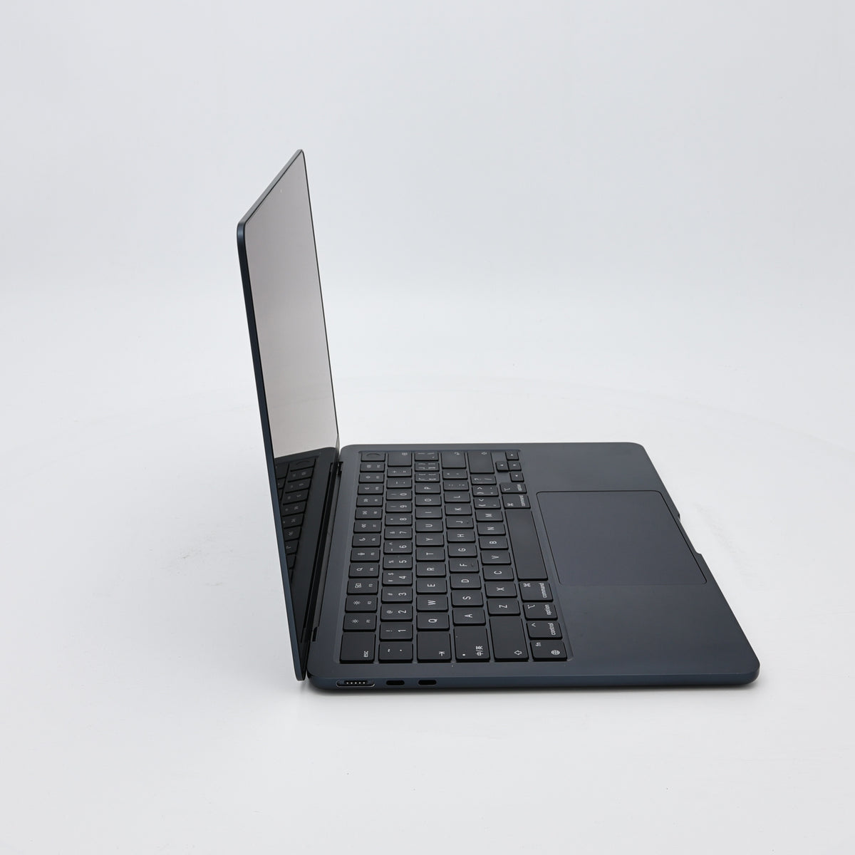 95新 Apple MacBook Air 22年 13寸 M2（8+8核） 8G RAM 256G SSD 午夜色