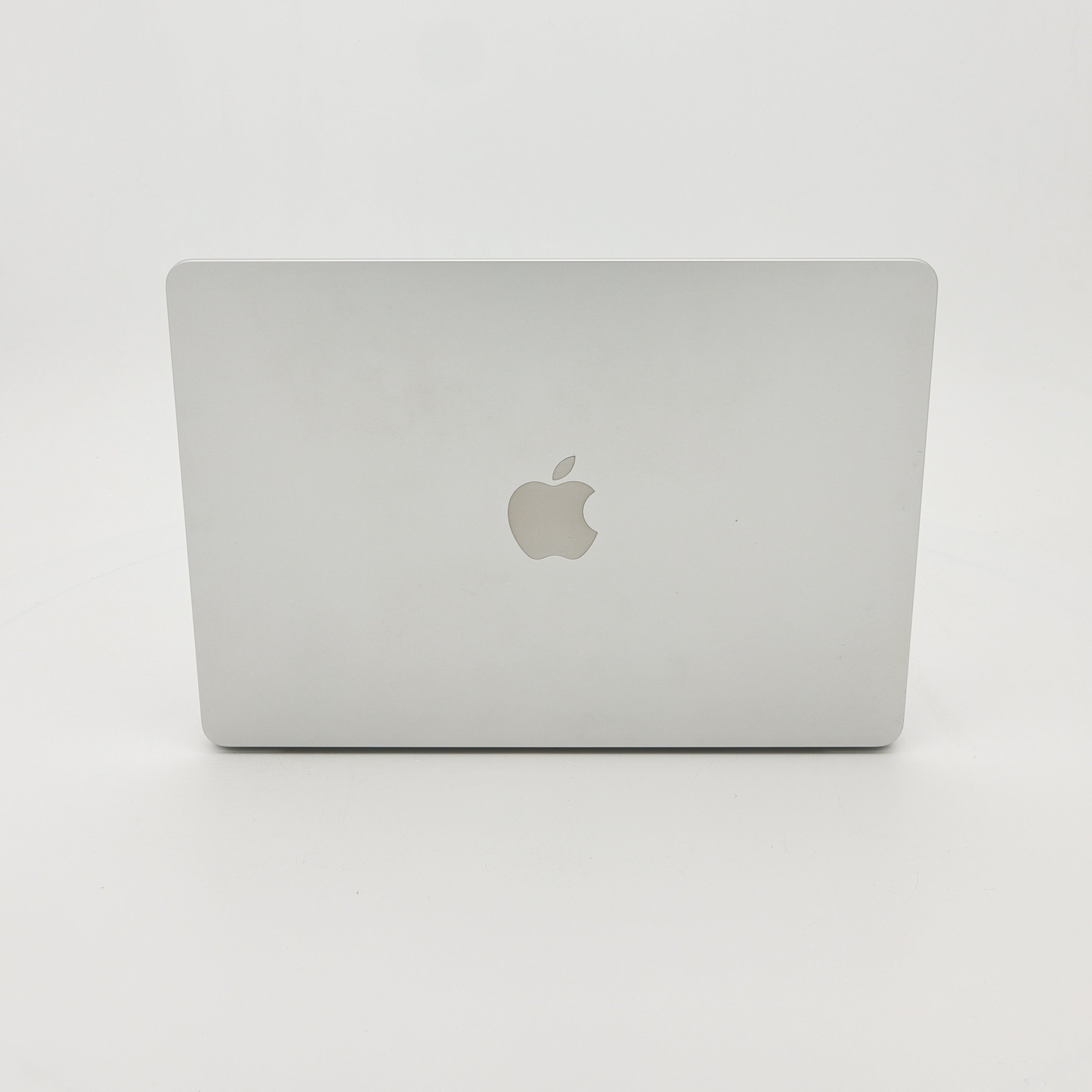 95新 Apple MacBook Air 22年 13寸 M2（8+8核） 8G RAM 256G SSD 銀色