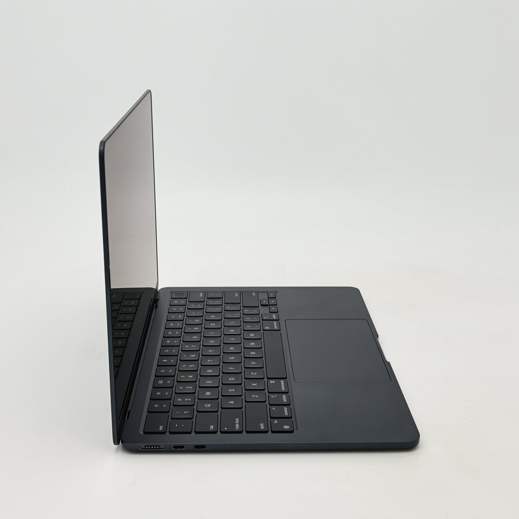 95新 Apple MacBook Air 22年 13寸 M2（8+8核） 8G RAM 256G SSD 午夜色