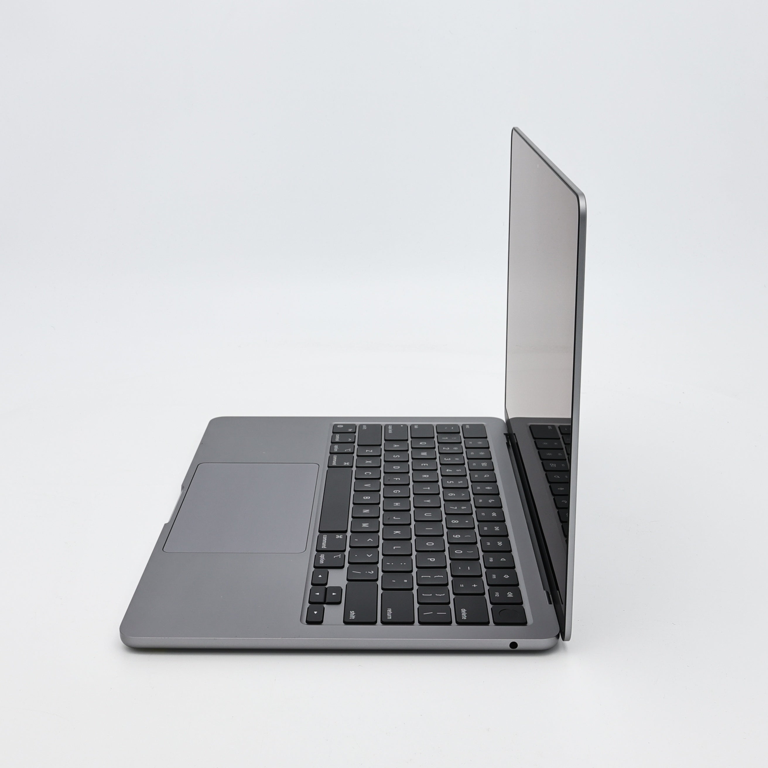95新 Apple MacBook Air 22年 13寸 M2（8+8核） 8G RAM 256G SSD 深空灰色