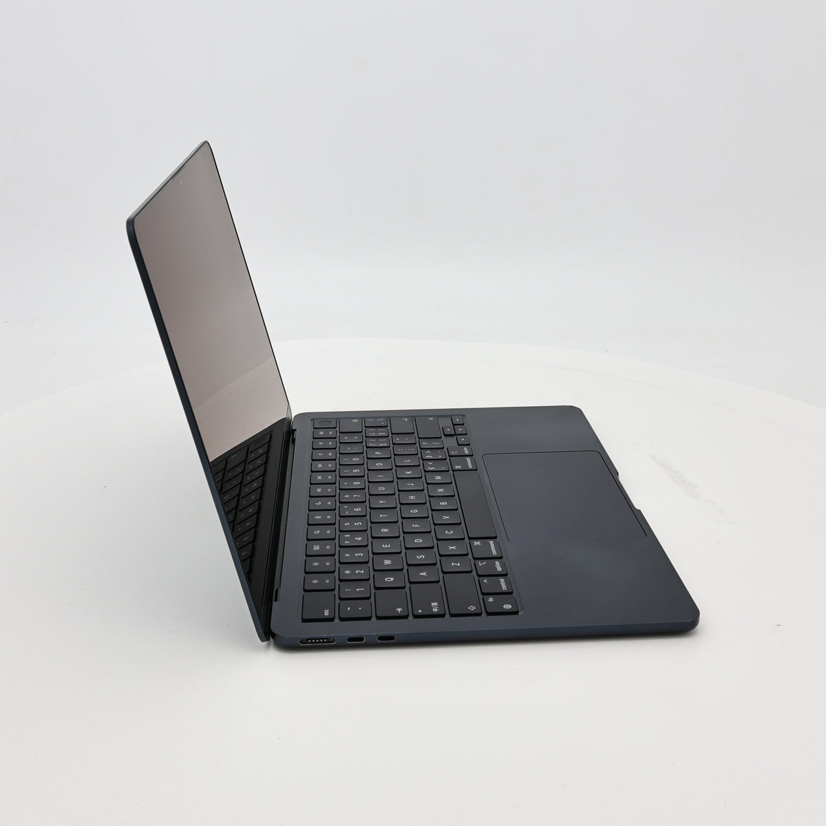 95新 Apple MacBook Air 24年 13寸 M3（8+10核） 8G RAM 512G SSD 午夜色