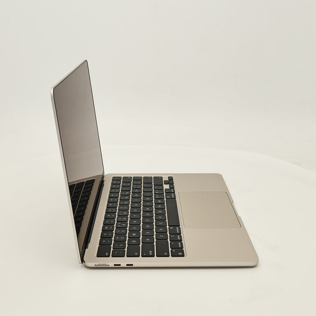 95新 Apple MacBook Air 22年 13寸 M2（8+8核） 16G RAM 256G SSD 星光色