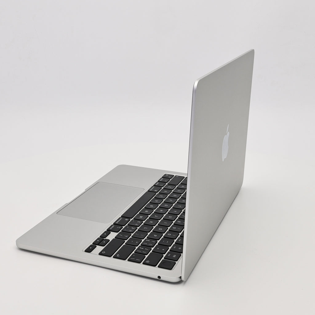 95新 Apple MacBook Air 22年 13寸 M2（8+8核） 8G RAM 256G SSD 銀色