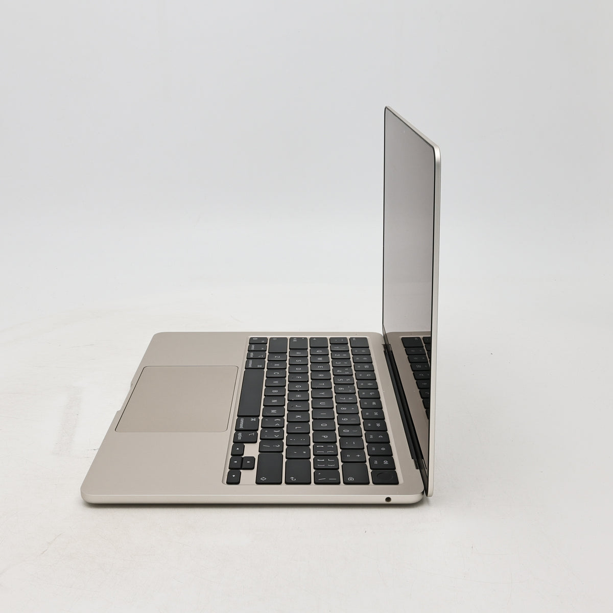 95新 Apple MacBook Air 22年 13寸 M2（8+8核） 8G RAM 256G SSD 星光色