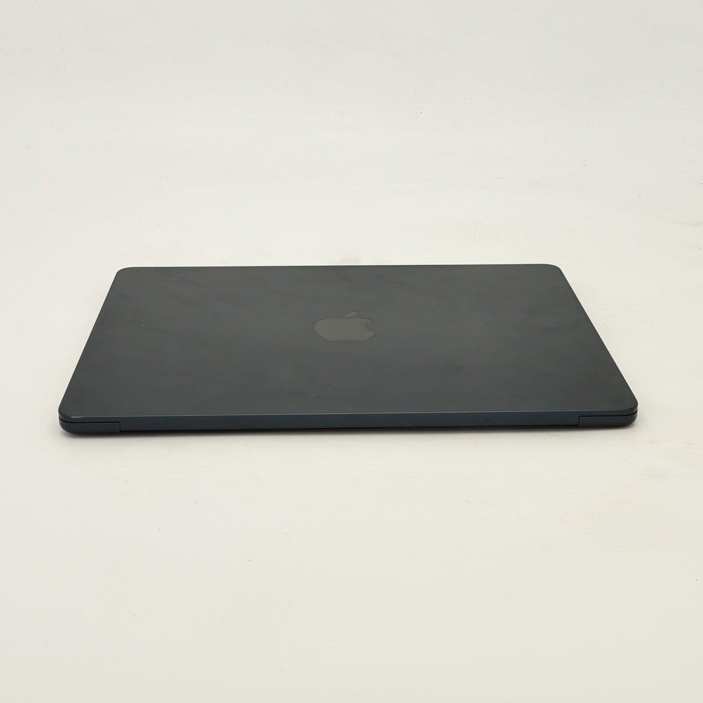 95新 Apple MacBook Air 22年 13寸 M2（8+8核） 8G RAM 256G SSD 午夜色
