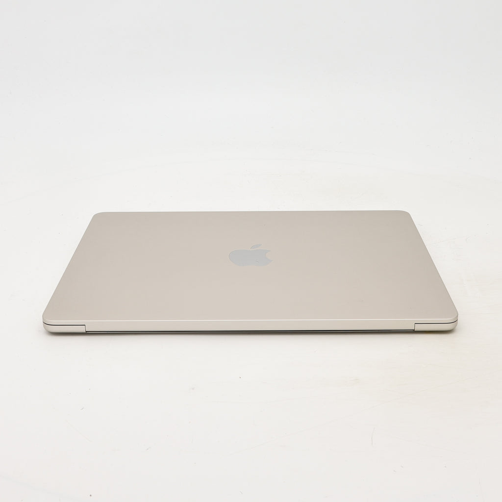 95新 Apple MacBook Air 22年 13寸 M2（8+8核） 8G RAM 256G SSD 星光色