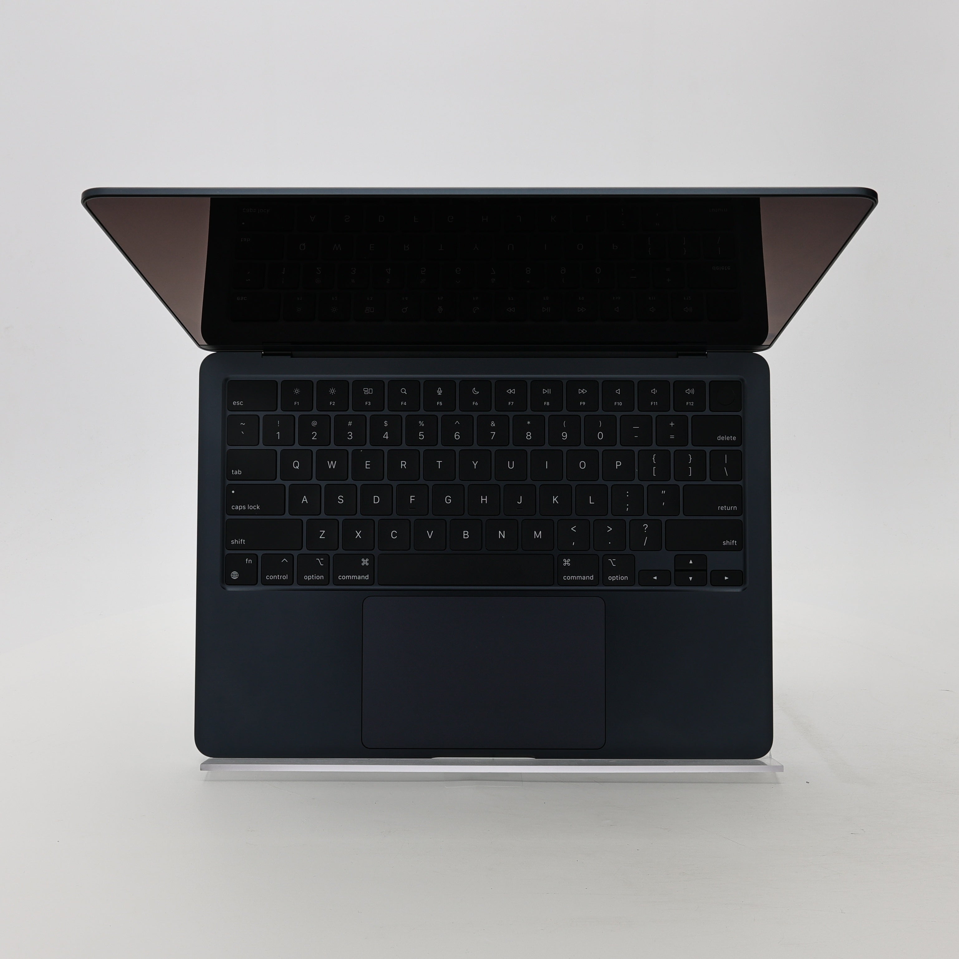 95新 Apple MacBook Air 22年 13寸 M2（8+8核） 8G RAM 256G SSD 午夜色