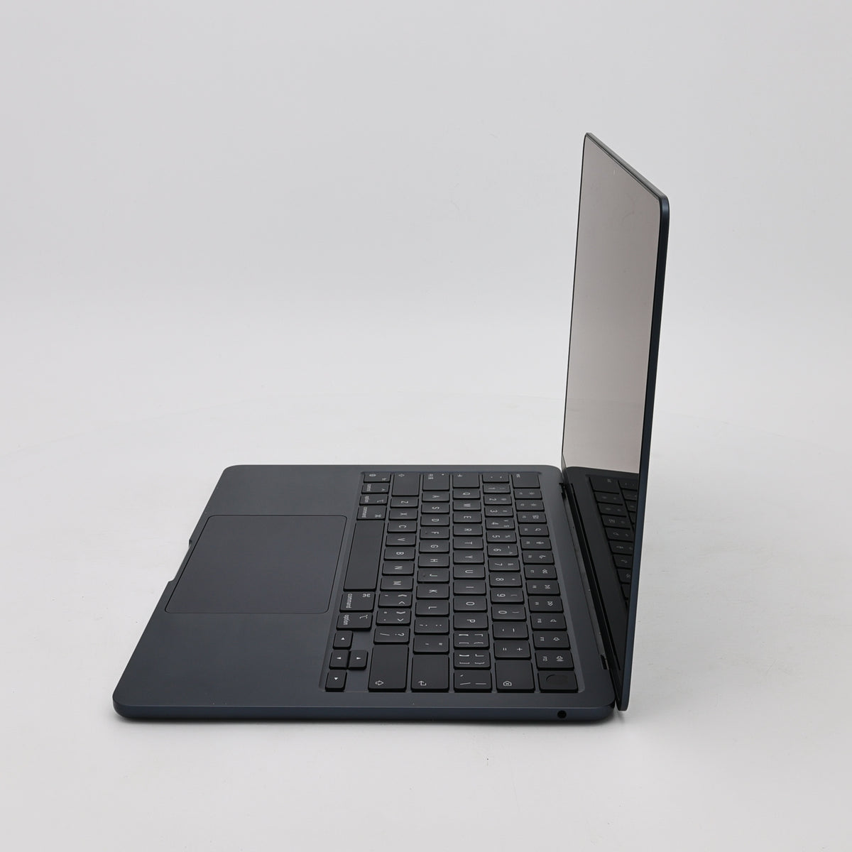 95新 Apple MacBook Air 22年 13寸 M2（8+8核） 16G RAM 256G SSD 午夜色