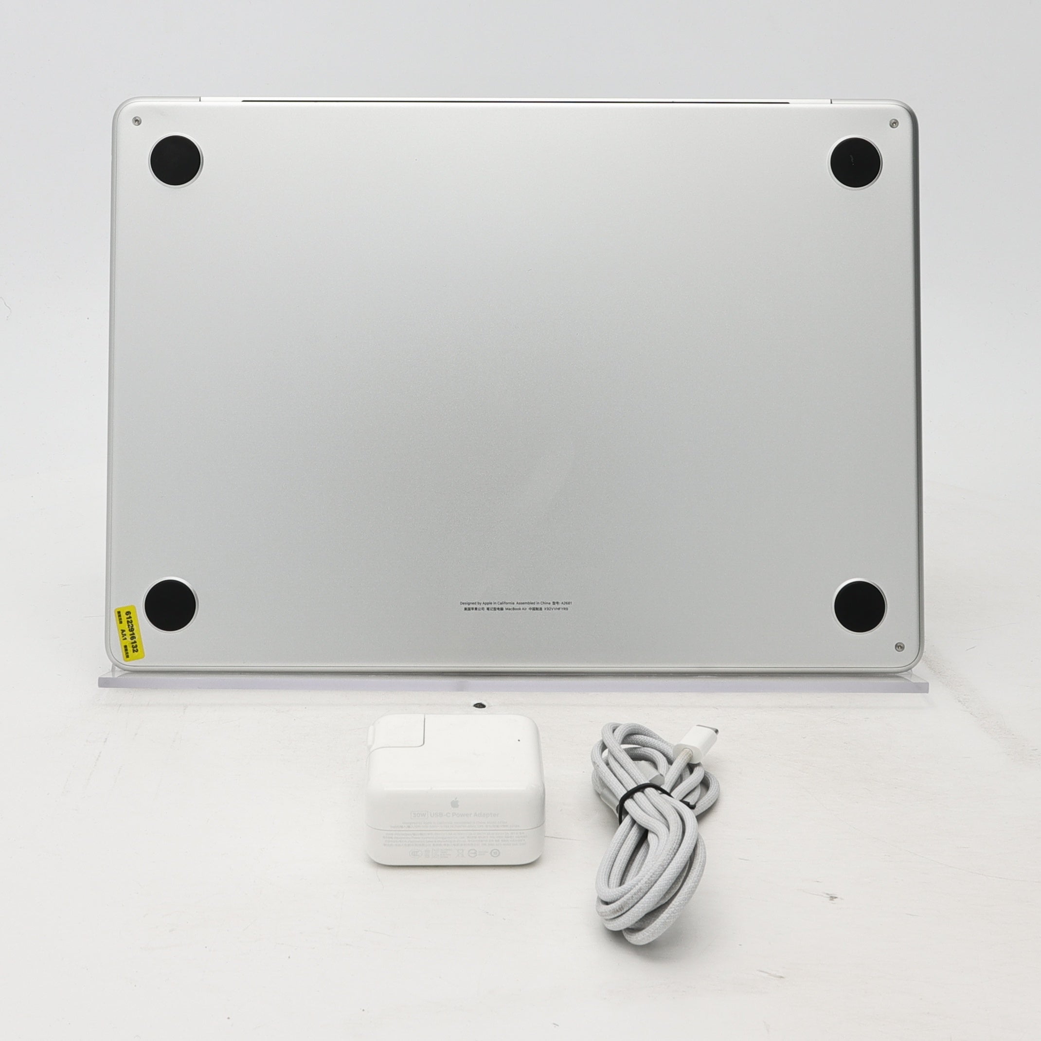 95新 Apple MacBook Air 22年 13寸 M2（8+8核） 8G RAM 512G SSD 銀色