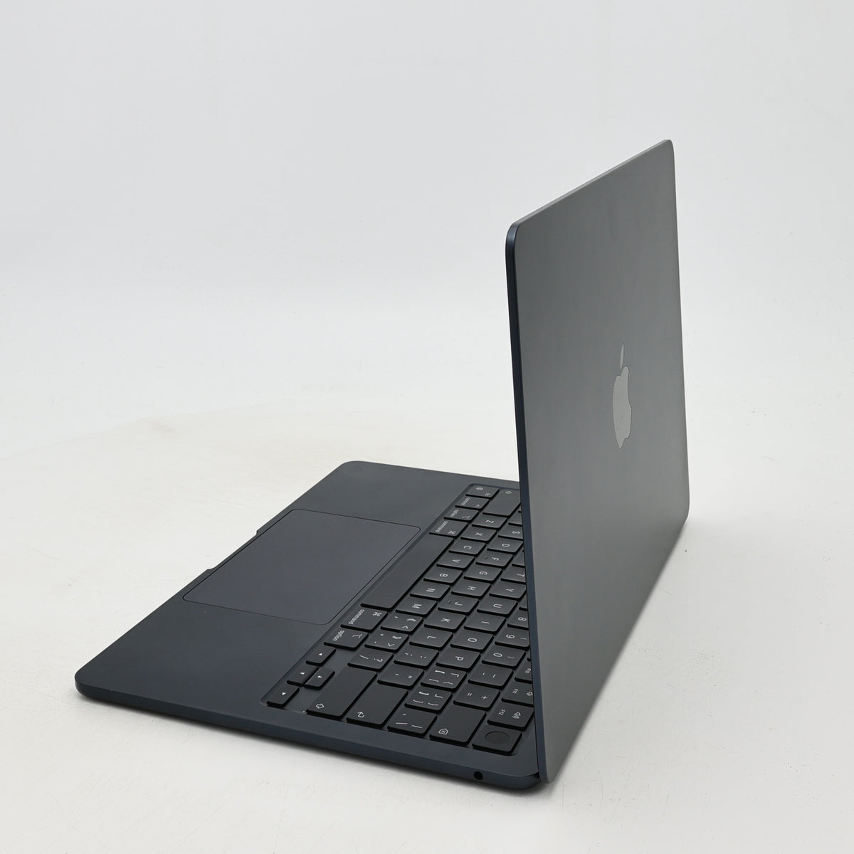 95新 Apple MacBook Air 22年 13寸 M2（8+8核） 8G RAM 256G SSD 午夜色