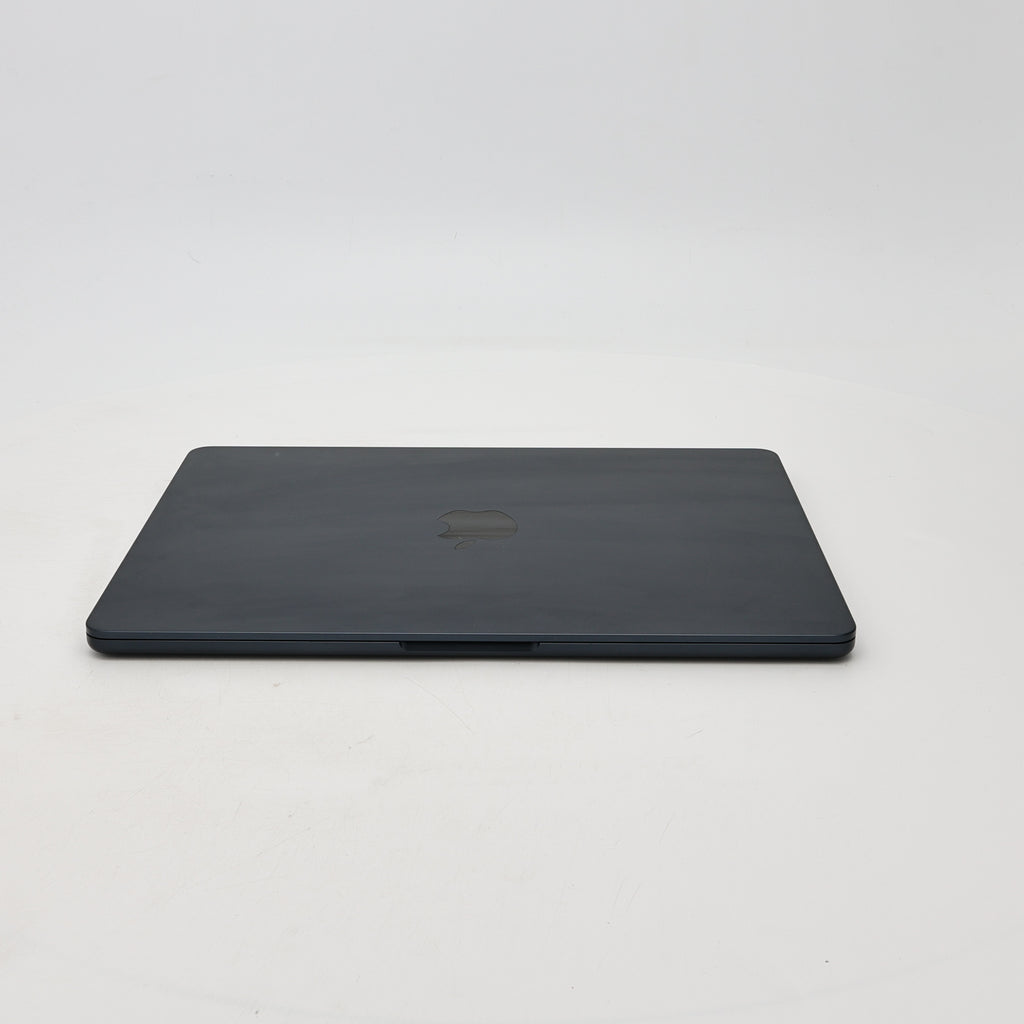 95新 Apple MacBook Air 22年 13寸 M2（8+8核） 8G RAM 256G SSD 午夜色