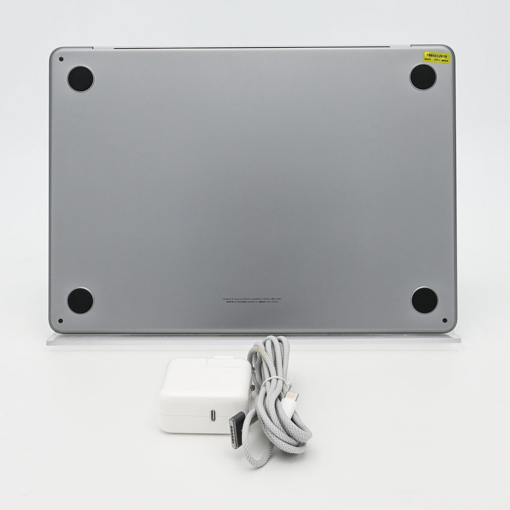 95新 Apple MacBook Air 22年 13寸 M2（8+10核） 16G RAM 256G SSD 深空灰色