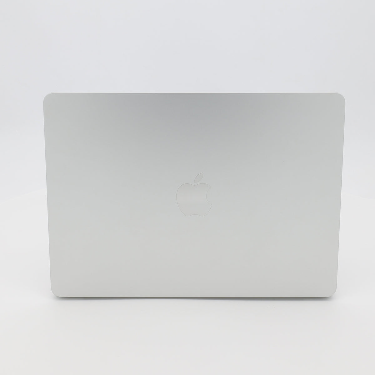 95新 Apple MacBook Air 22年 13寸 M2（8+8核） 8G RAM 256G SSD 銀色