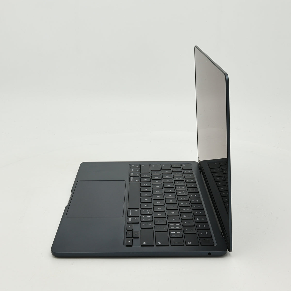 95新 Apple MacBook Air 22年 13寸 M2（8+8核） 8G RAM 256G SSD 午夜色