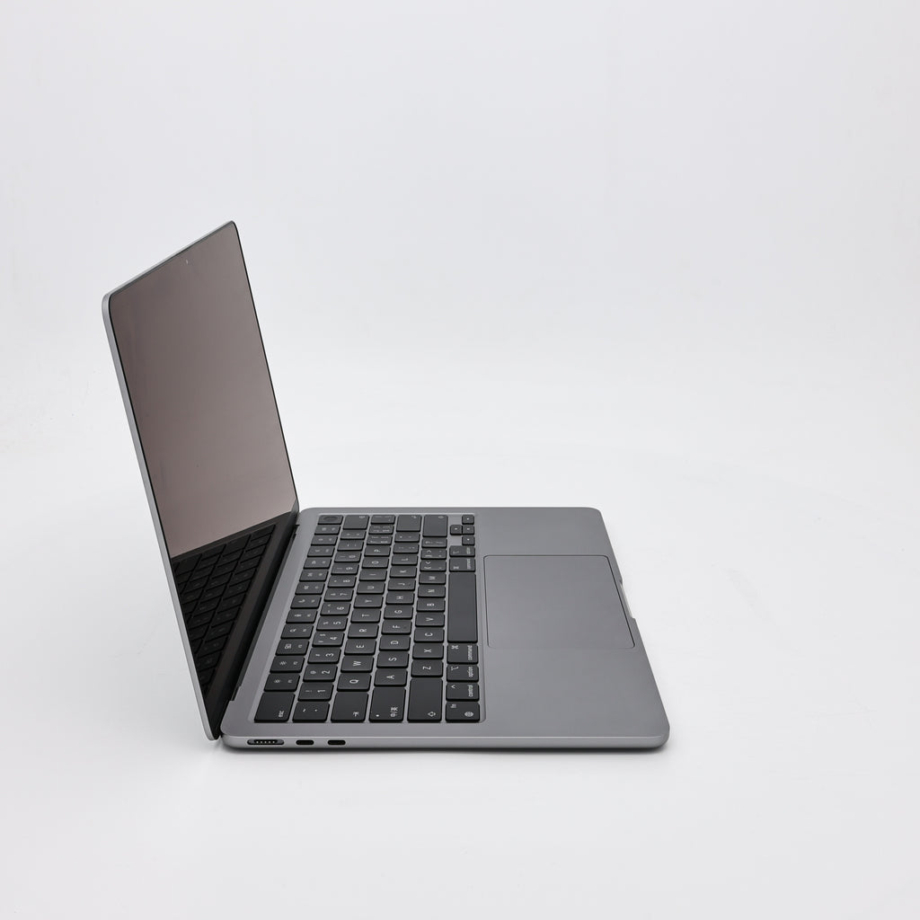 95新 Apple MacBook Air 22年 13寸 M2（8+10核） 8G RAM 512G SSD 深空灰色
