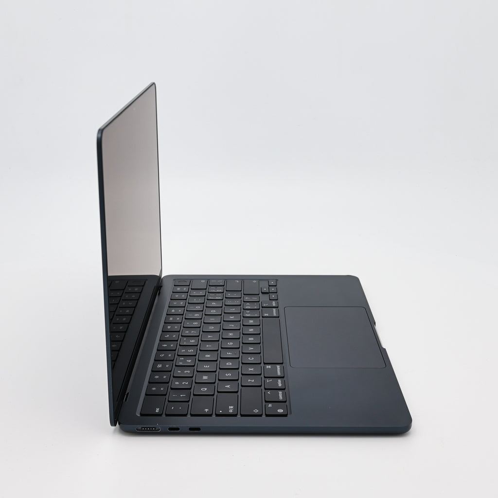 95新 Apple MacBook Air 22年 13寸 M2（8+8核） 8G RAM 256G SSD 午夜色