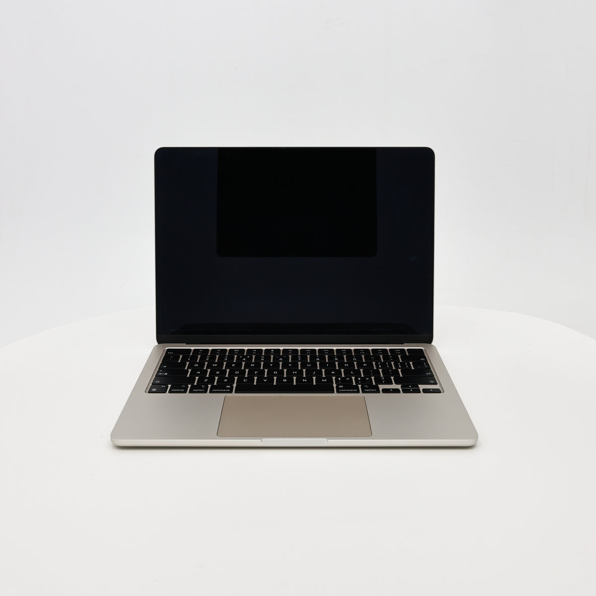 95新 Apple MacBook Air 22年 13寸 M2（8+8核） 8G RAM 256G SSD 星光色