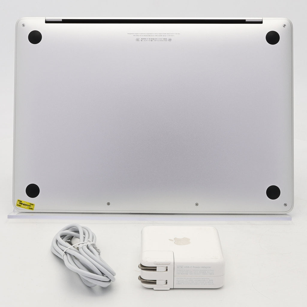 95新 Apple MacBook Pro 22年 13寸 M2（8+10核） 8G RAM 512G SSD 銀色