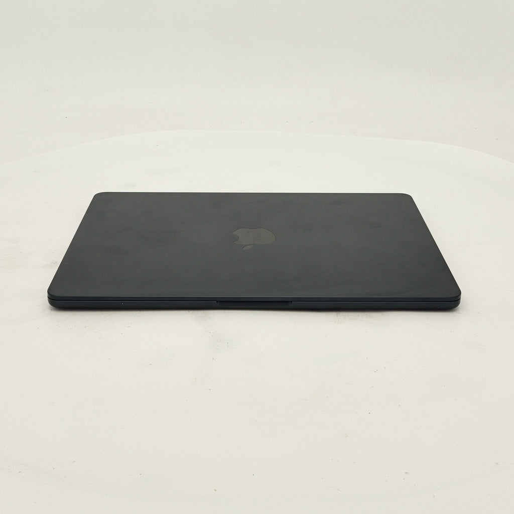95新 Apple MacBook Air 22年 13寸 M2（8+8核） 8G RAM 256G SSD 午夜色