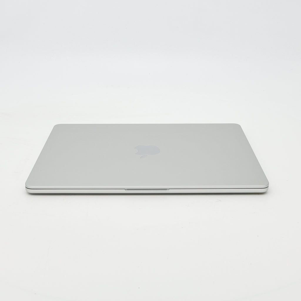 99新 Apple MacBook Air 22年 13寸 M2（8+8核） 16G RAM 256G SSD 銀色