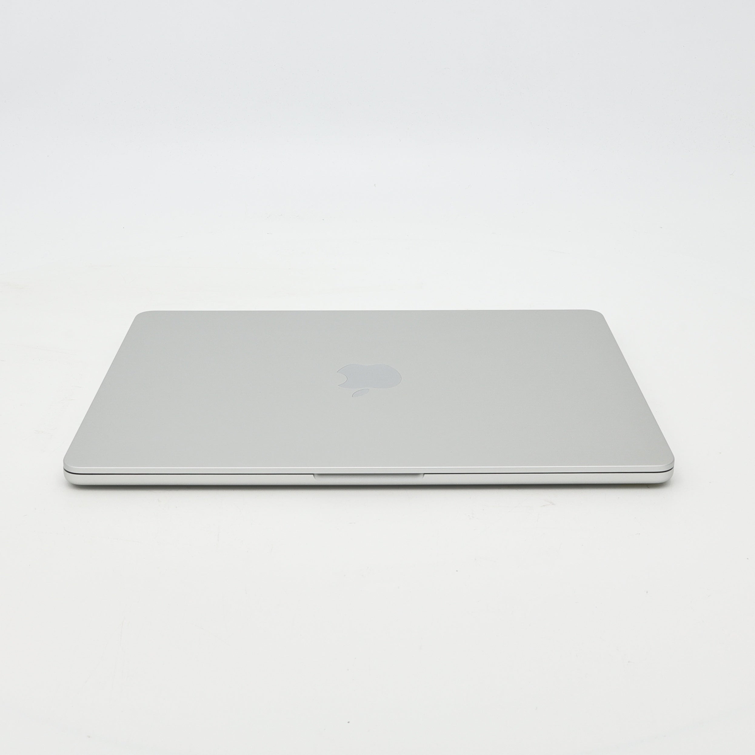 99新 Apple MacBook Air 22年 13寸 M2（8+8核） 16G RAM 256G SSD 銀色