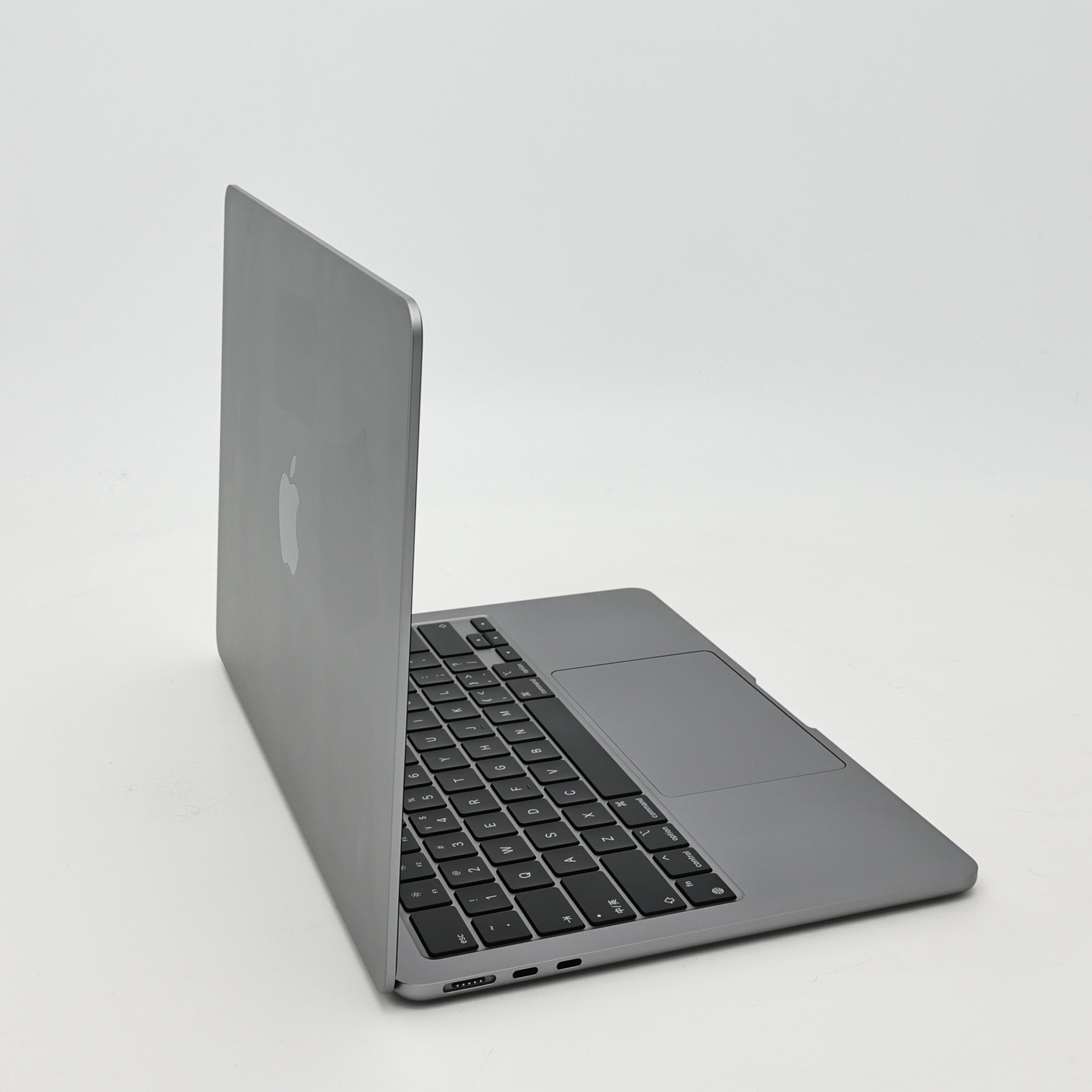 95新 Apple MacBook Air 22年 13寸 M2（8+8核） 8G RAM 256G SSD 深空灰色