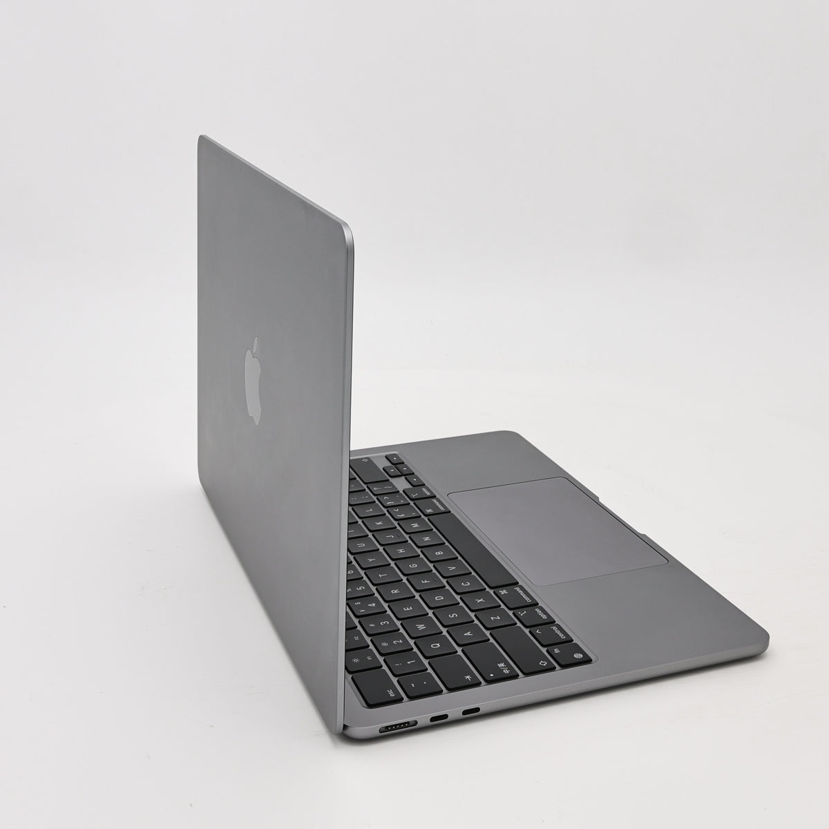95新 Apple MacBook Air 22年 13寸 M2（8+8核） 8G RAM 512G SSD 深空灰色