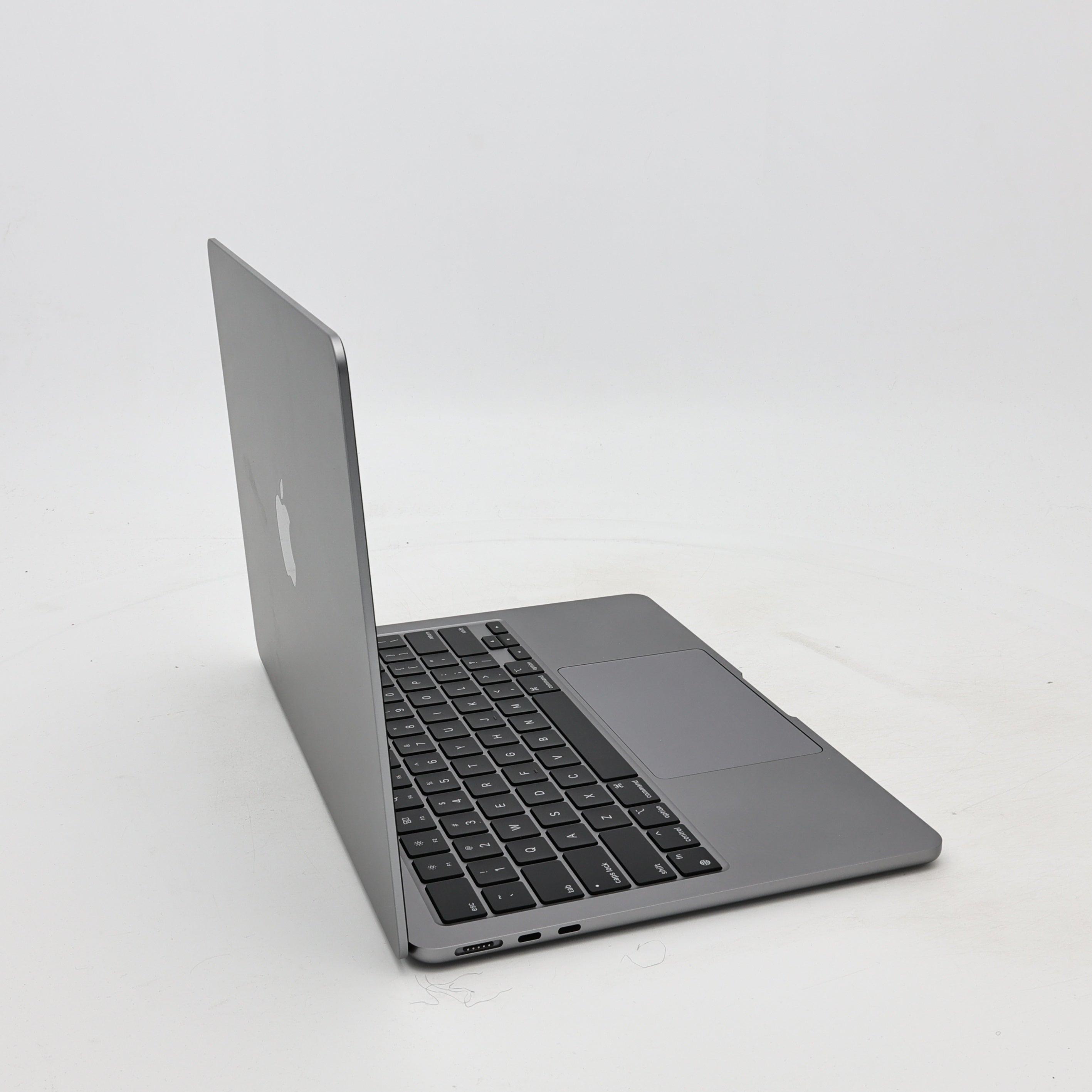95新 Apple MacBook Air 22年 13寸 M2（8+8核） 8G RAM 256G SSD 深空灰色