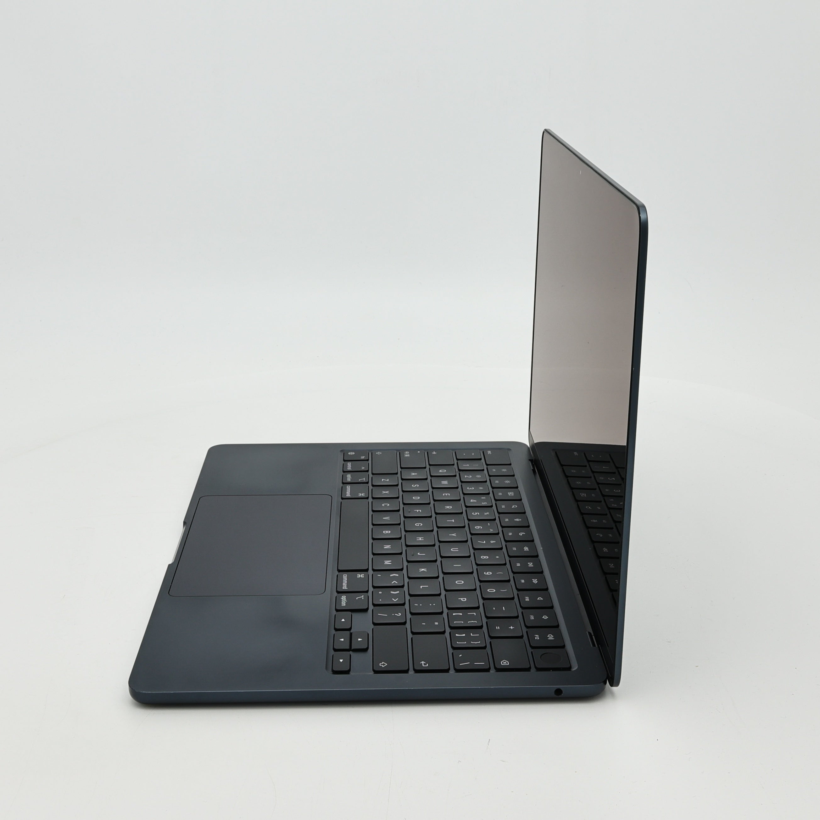95新 Apple MacBook Air 24年 13寸 M3（8+8核） 8G RAM 256G SSD 午夜色