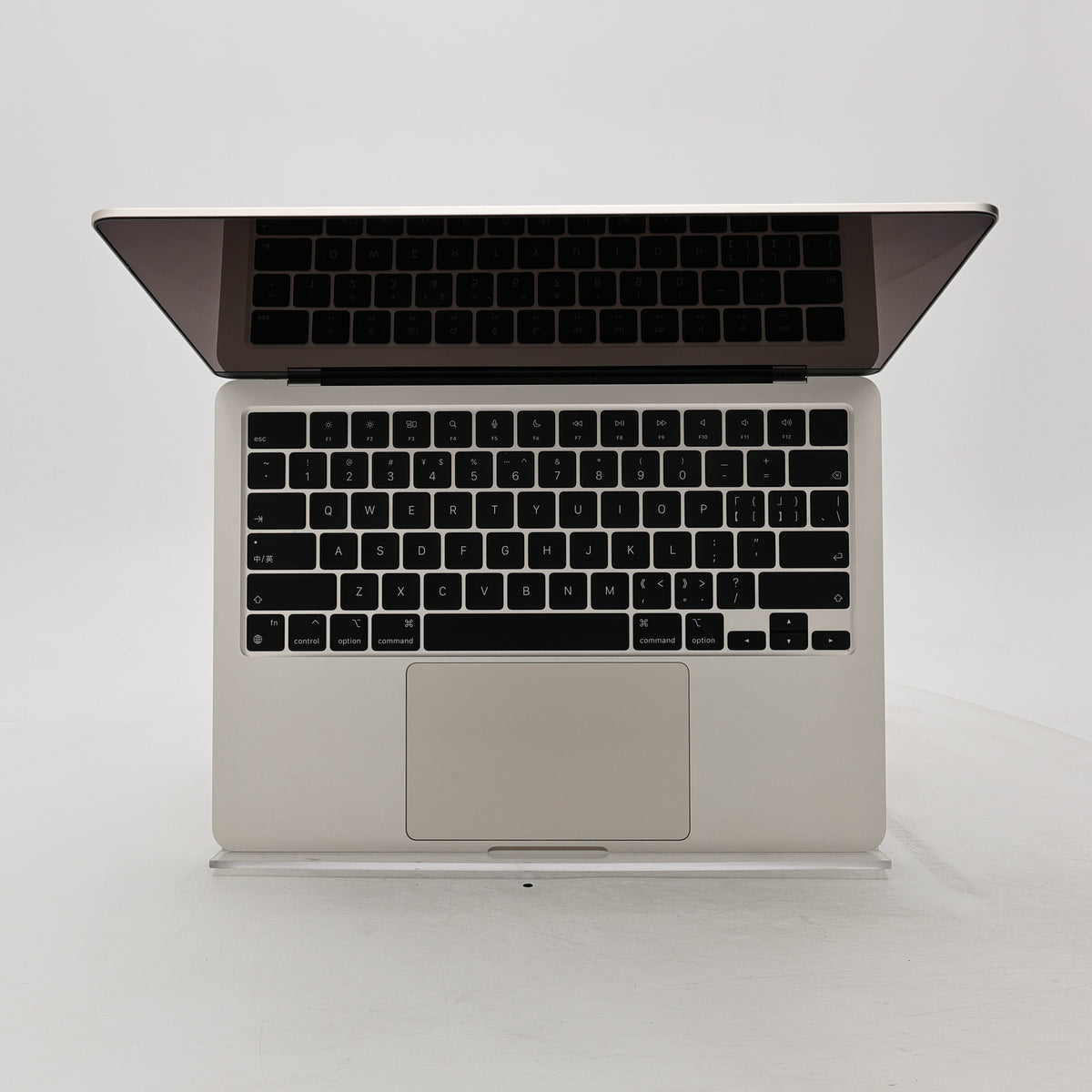 95新 Apple MacBook Air 22年 13寸 M2（8+8核） 8G RAM 256G SSD 星光色