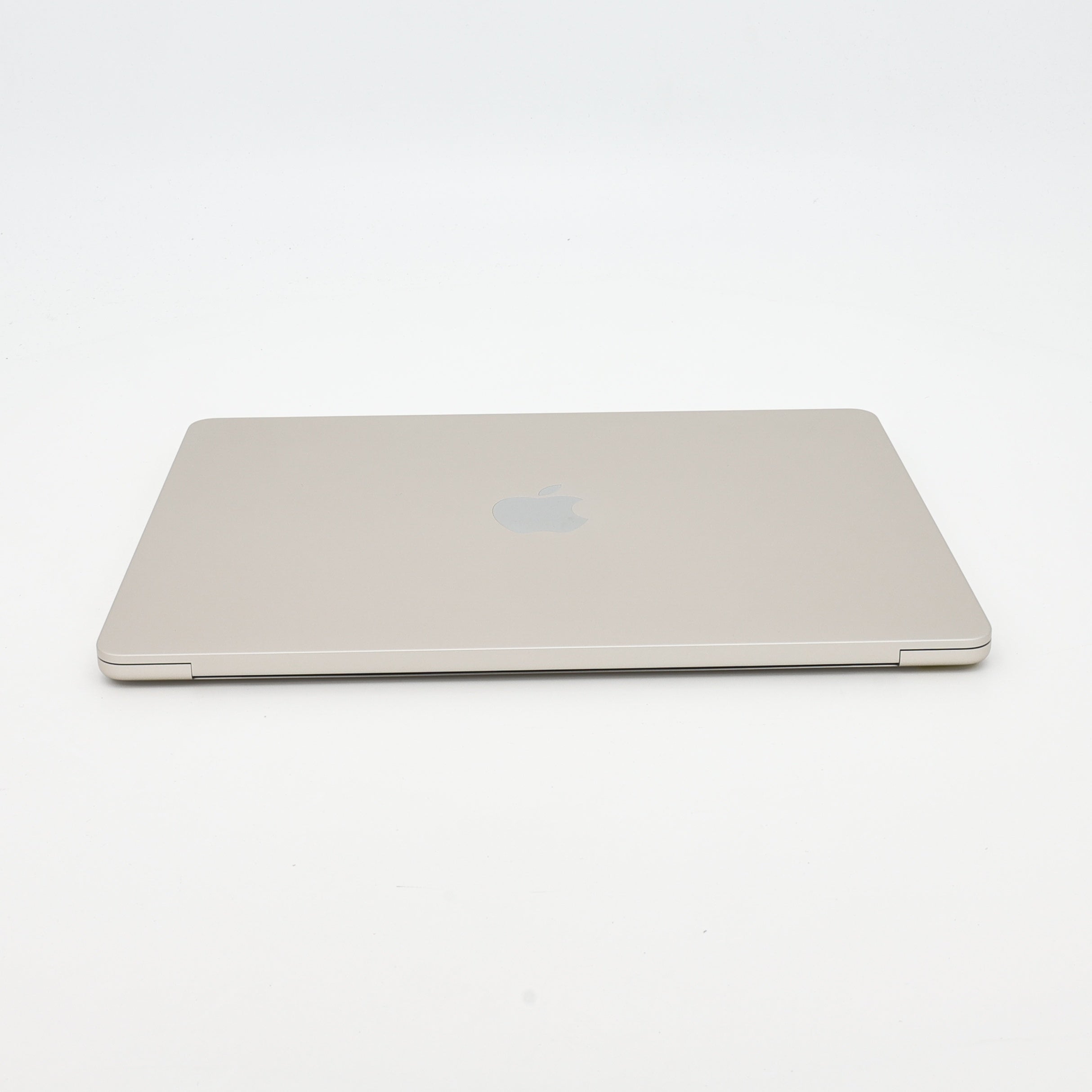 99新 Apple MacBook Air 22年 13寸 M2（8+8核） 8G RAM 256G SSD 星光色