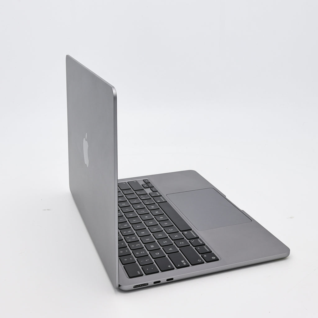 95新 Apple MacBook Air 22年 13寸 M2（8+8核） 8G RAM 256G SSD 深空灰色