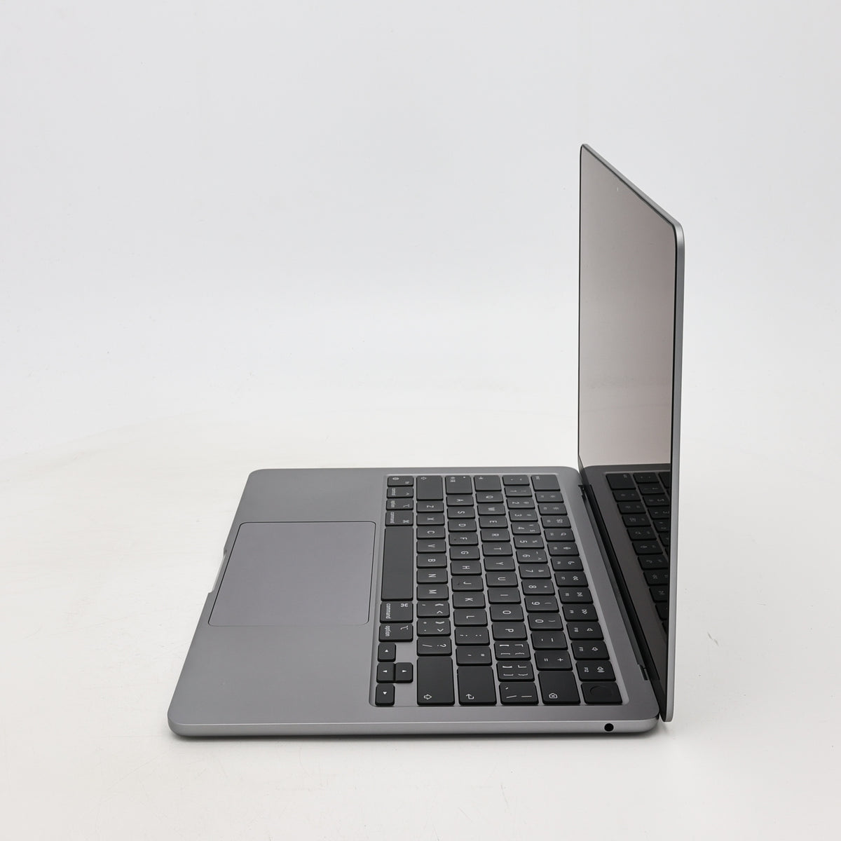 95新 Apple MacBook Air 22年 13寸 M2（8+8核） 8G RAM 256G SSD 深空灰色