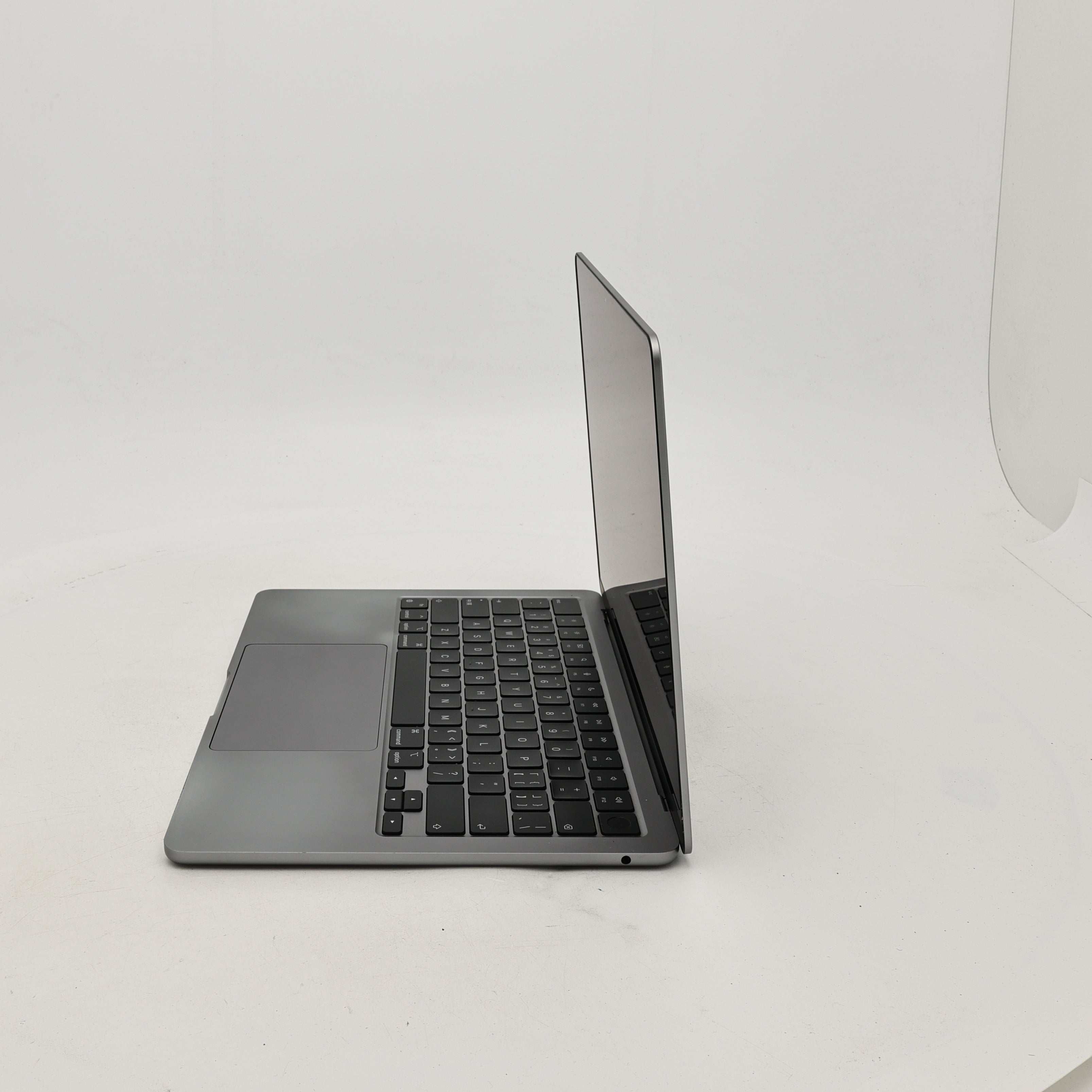 95新 Apple MacBook Air 22年 13寸 M2（8+8核） 8G RAM 256G SSD 深空灰色